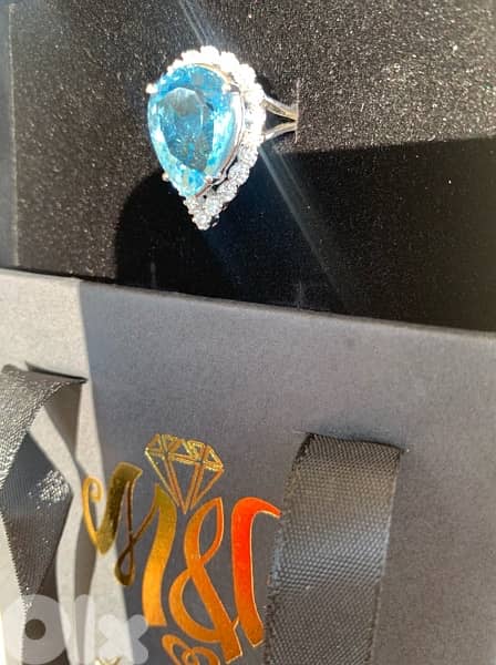 Natural diamond & topaz ring 1