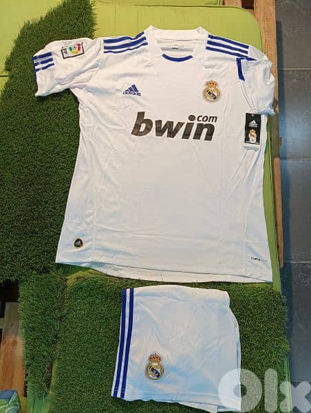 Real Madrid Benzema Retro Football Shirt & Short(Made in Thailand) 1
