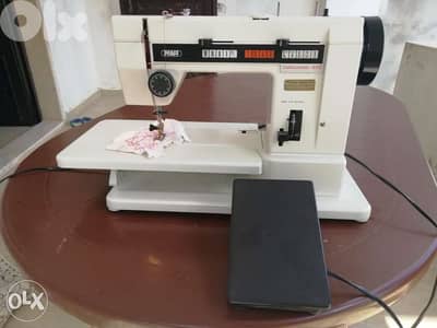 مكنة خياطة ماركة pfaff