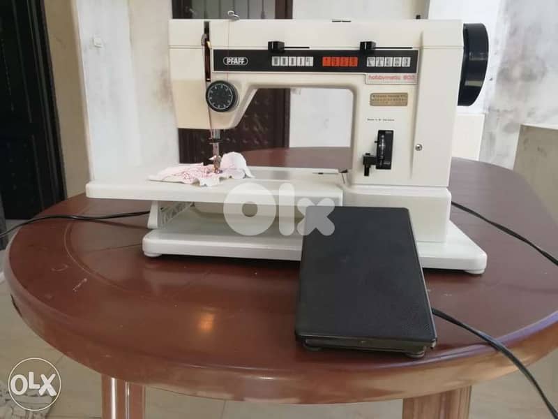 مكنة خياطة ماركة pfaff 2