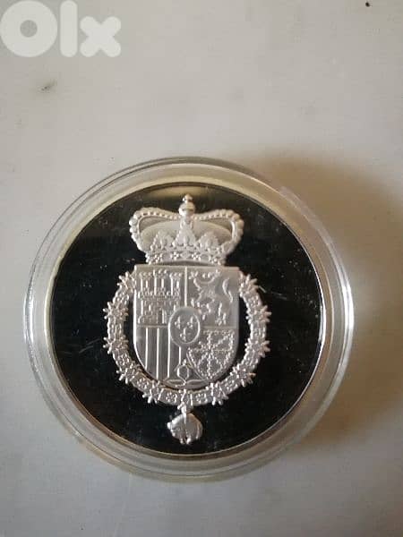 ميدالية فضية قديمة antique 1