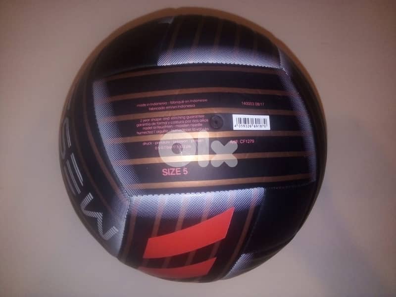 Adidas Messi football 2