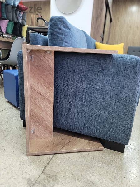 Side table طاولة جنب 1