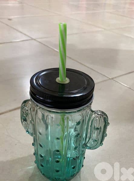very cute cactus mugs with straws 3