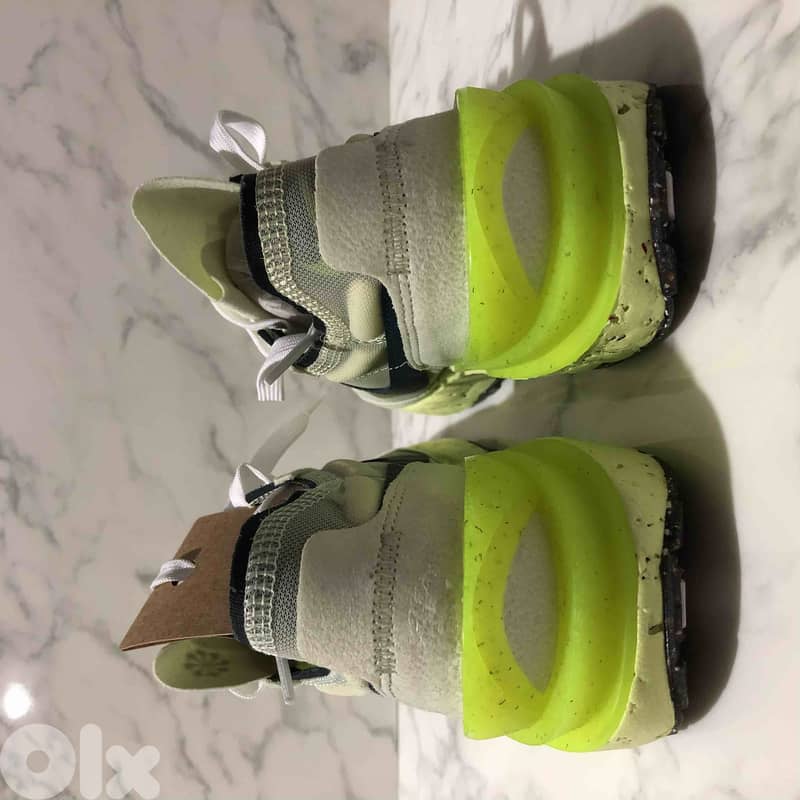 NIKE Neon Green 7