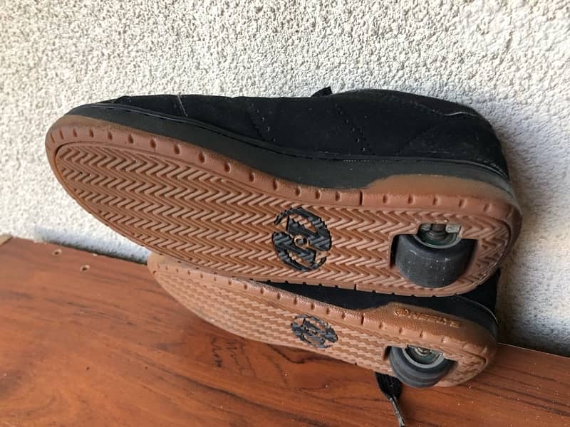 heelys shoes size 39 or 7 USA 0