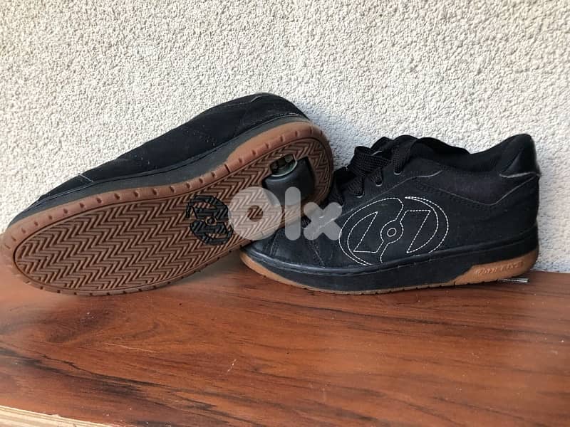 heelys shoes size 39 or 7 USA 1