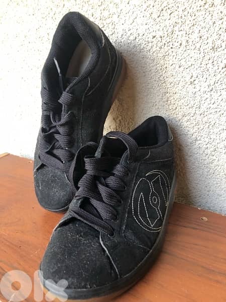 heelys shoes size 39 or 7 USA 3