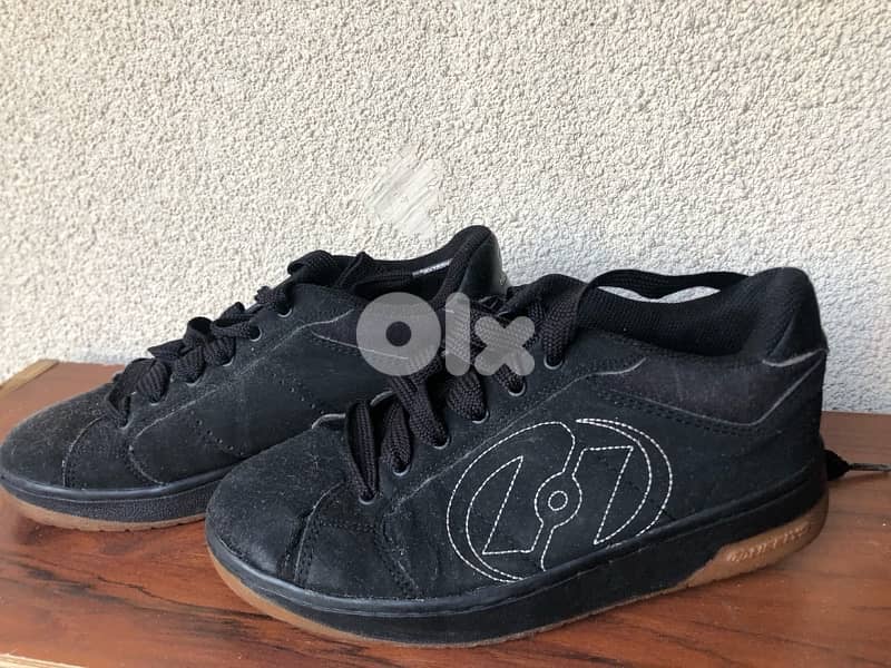 heelys shoes size 39 or 7 USA 4