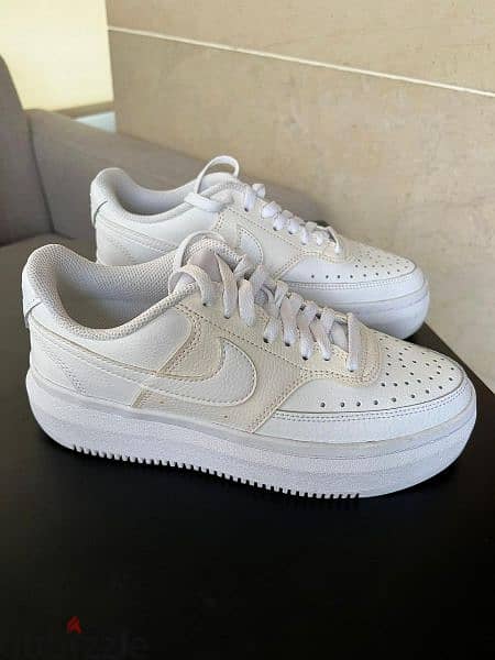 NIKE COURT VISION alta white like new price 60$ wtsp 03 437363 2
