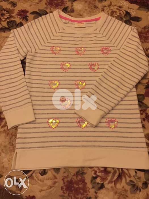 long sleeve T-shirt size 7-8 years old 4