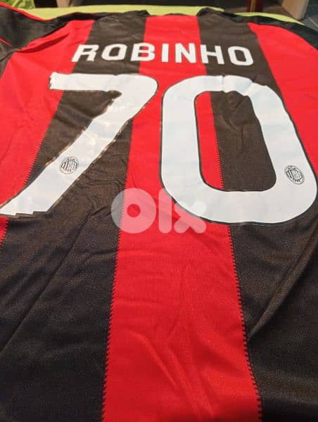 AC Milan Robinho Retro Football Shirt (Made in Thailand) 4