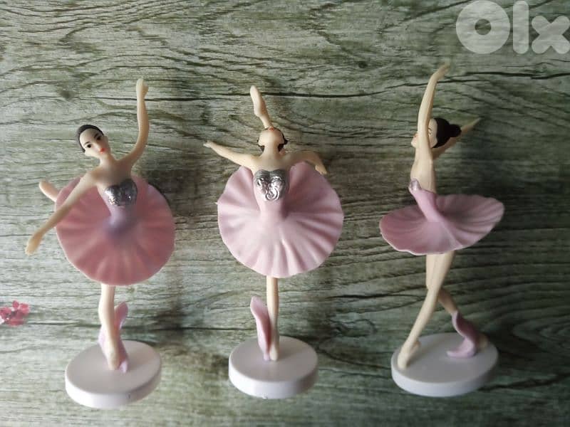 cute cake toppers for all your occasions 14