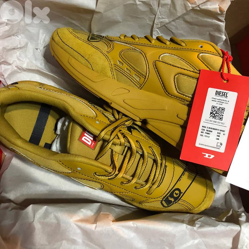 DIESEL - SNEAKERS WITH SUEDE AND WRITTEN DETAILS 0