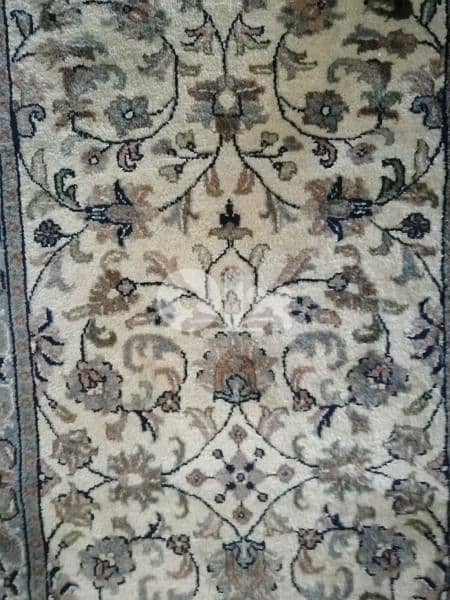 سجادة عجمية صغيرة 2