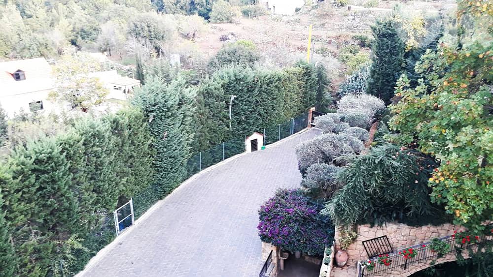 L01007-Distinguished Villa For Sale in Jouret Al Ballout Metn With Exc 0
