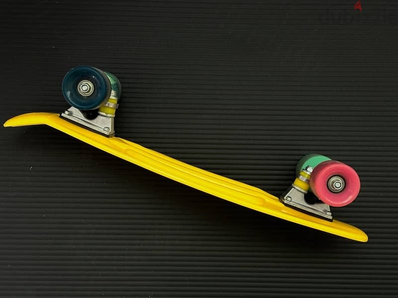 Skateboard brand new 3