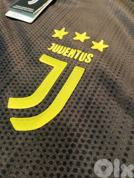 Juventus Ronaldo Retro Football Shirt Player version(New with tags) 3