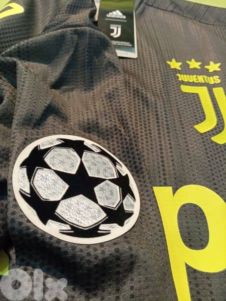 Juventus Ronaldo Retro Football Shirt Player version(New with tags) 4