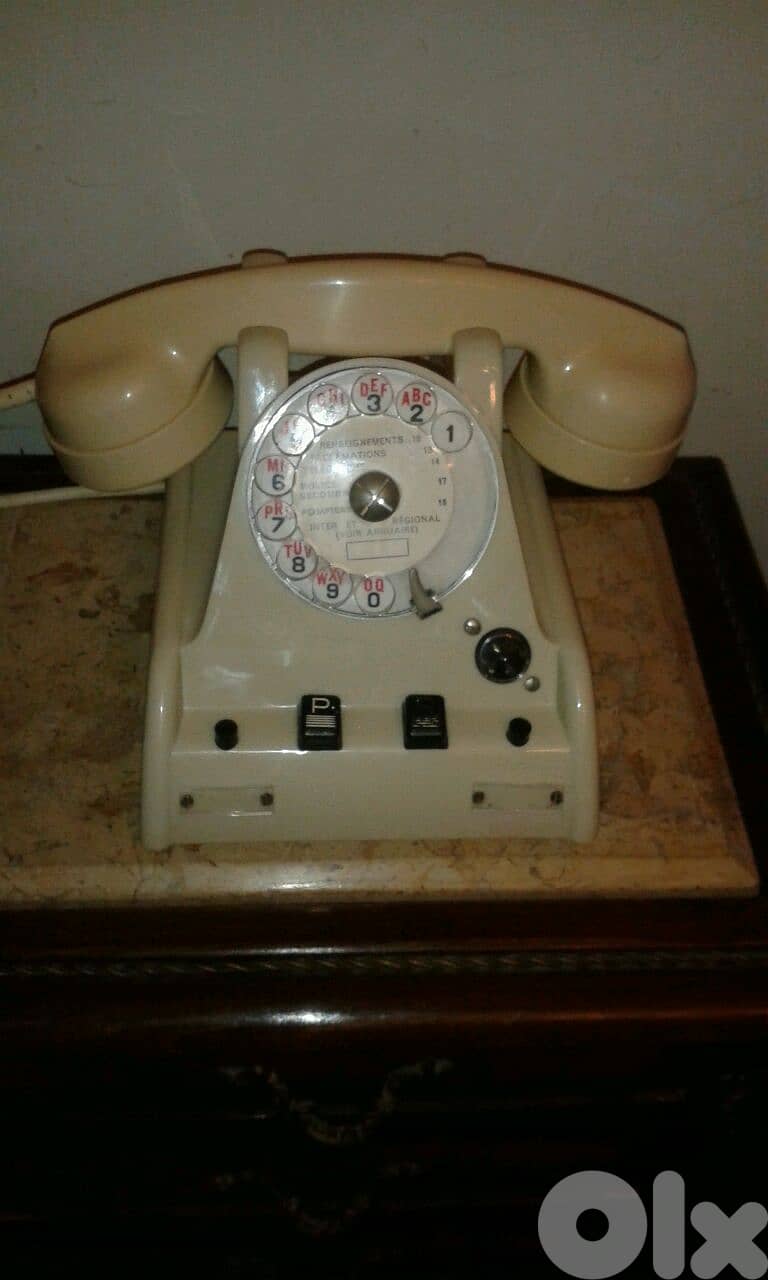 vintage rotary phones starting 25$ ask for model price 10