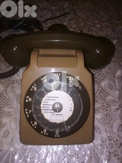 vintage rotary phones starting 25$ ask for model price 8