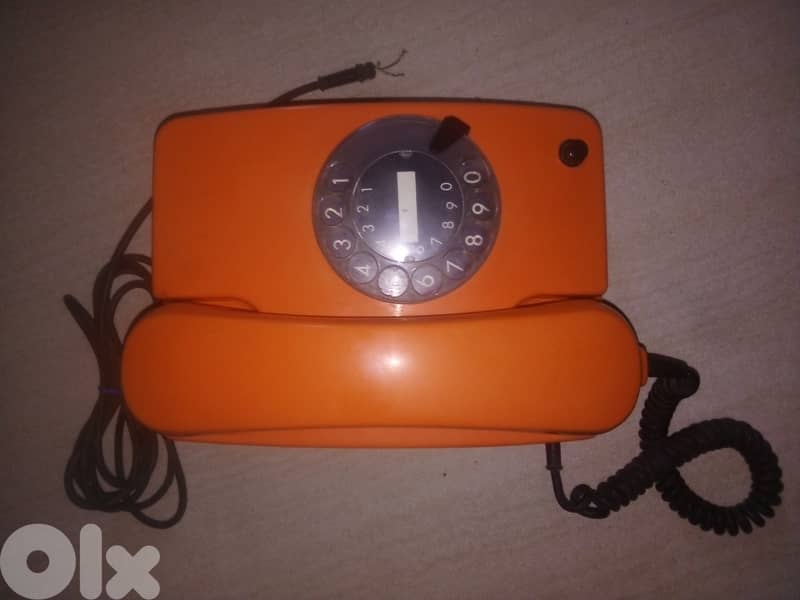 vintage rotary phones starting 25$ ask for model price 9