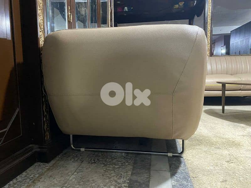 طقم كنبايات جلد اصلي شغل home centre 7