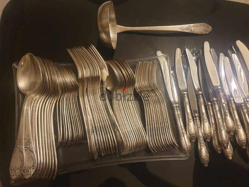 طقم روسي فضة كامل ٨٥ قطعة حالة ممتاذة،شبه جديد 0
