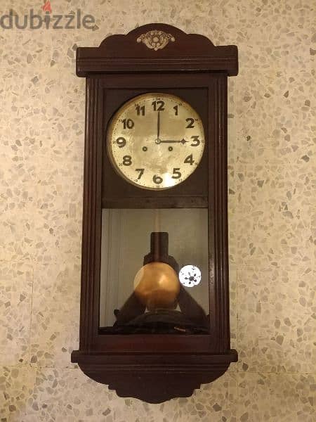 ساعة قديمة كتير وشغالة 0