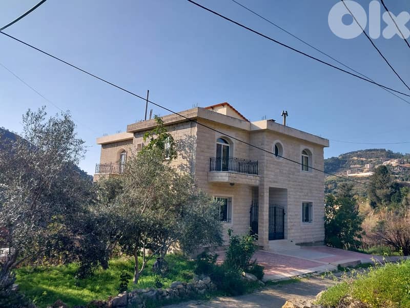 A 375 m2 duplex villa with a garden for sale in Chouf (near Damour) 0