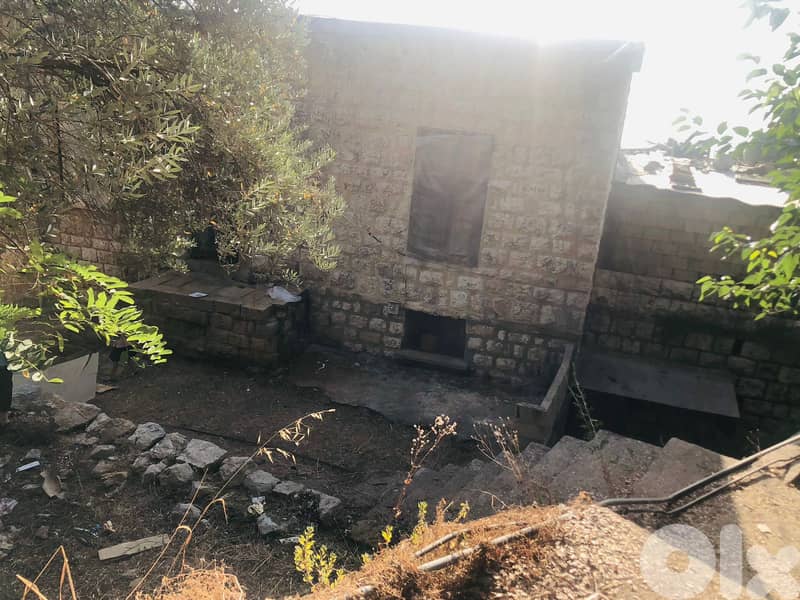 Traditional Lebanese house+Land in Kornet Chehwen (Prime location) 2