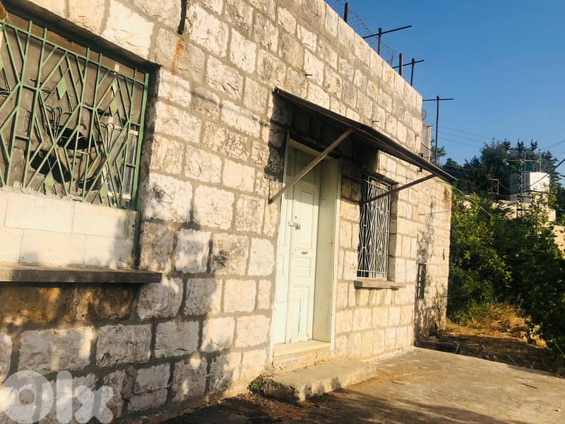 Traditional Lebanese house+Land in Kornet Chehwen (Prime location) 1