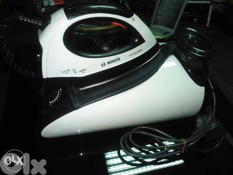 Bosch steam iron SensixxB25L 1