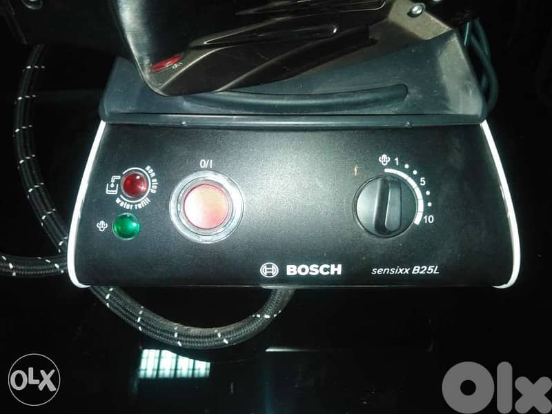 Bosch steam iron SensixxB25L 4