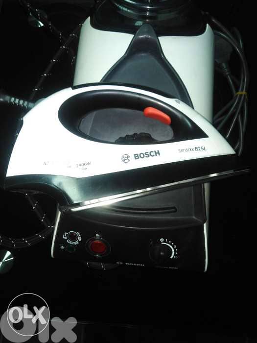 Bosch steam iron SensixxB25L 5