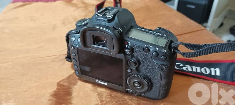 canon 5d mark 3 body only+ charger+ battery 3