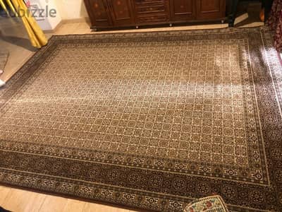 سجادة اوروبية بحالة ممتازة ٣ * ٤