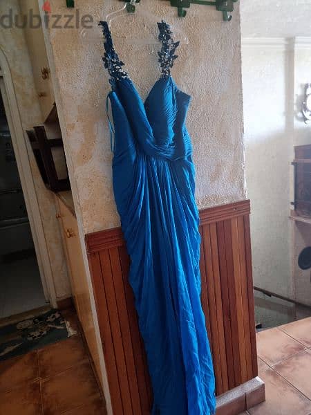 ٣ فساتين للمناسبات 12