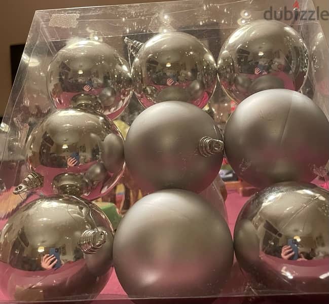 Silver & Purple Christmas balls 2