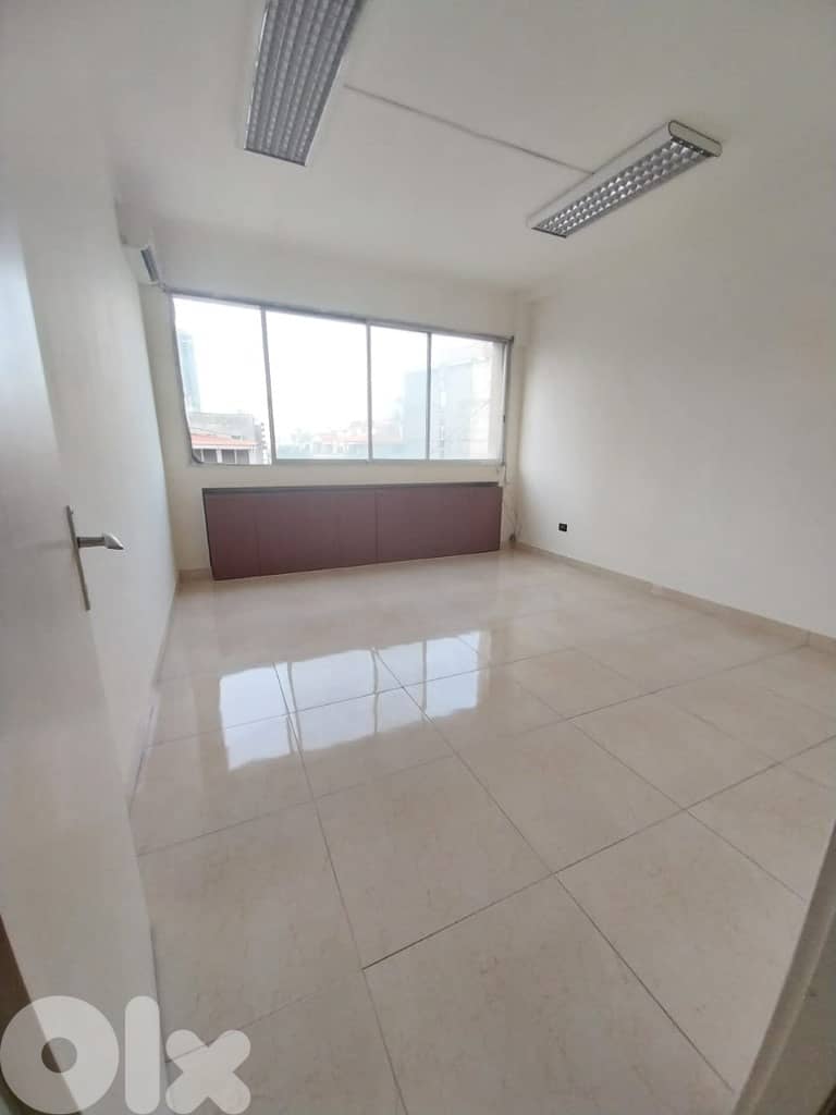 50 Sqm | Office For Rent In Horch Tabet 0