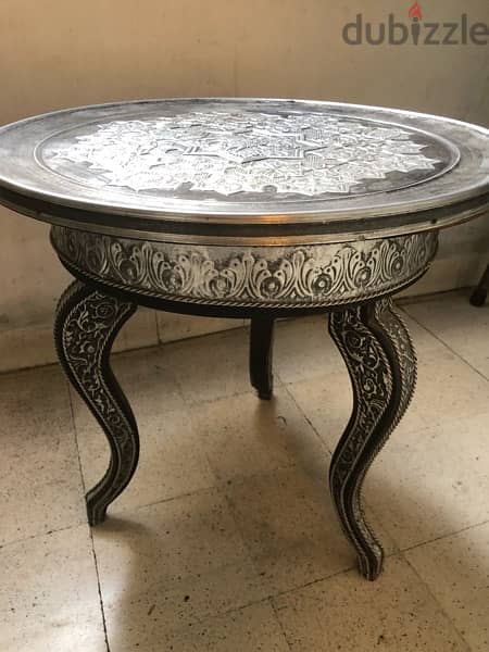 table decorative 0