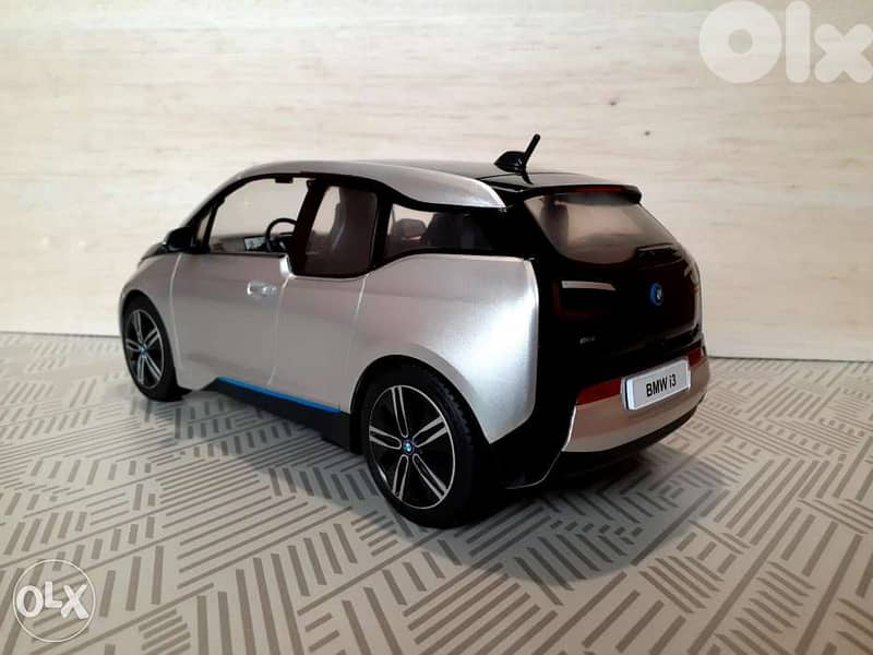 BMW I3 R/C Car 1:14. 4