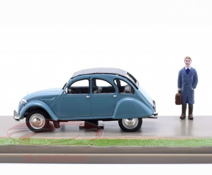 Citroën 2CV (Medical) diecast car model 1;43. 2