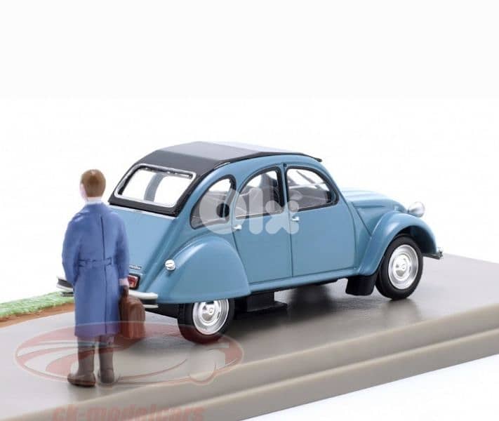 Citroën 2CV (Medical) diecast car model 1;43. 3