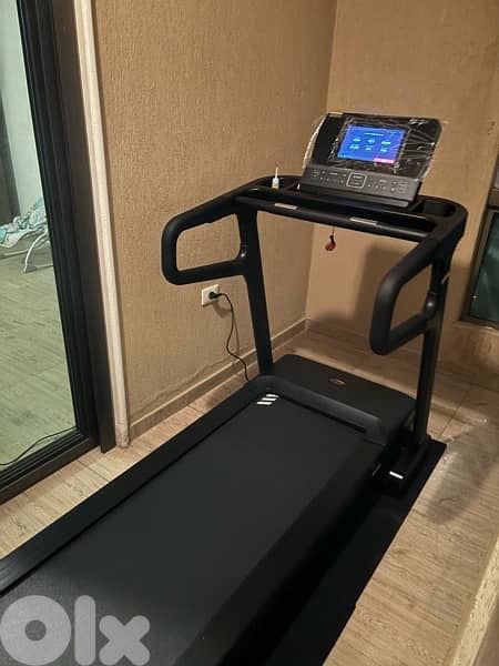 Treadmill 4HP AC motor 150 kg 0