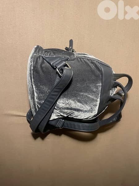 PARFOIT backpack grey velvet new 1