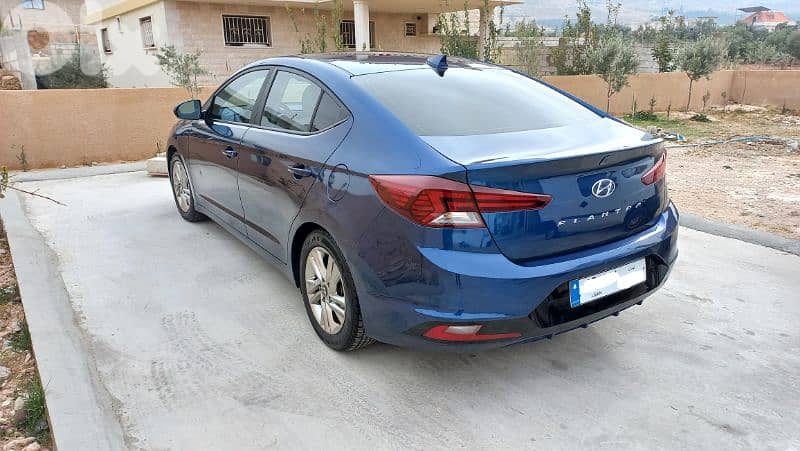 سعر مغر جدا- Elantra 2022-Large screen- 35$/day 0