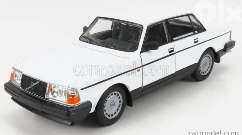 Volvo 240GL diecast car model 1:24. 1