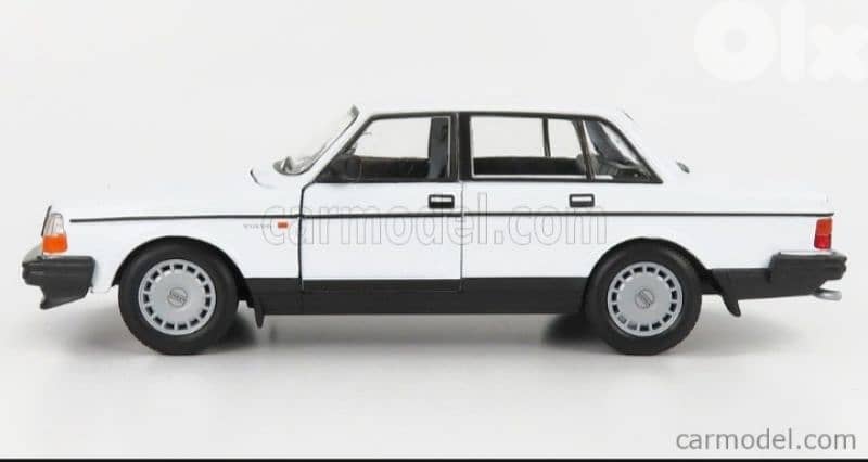 Volvo 240GL diecast car model 1:24. 2