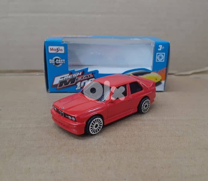 Maisto diecast car model 1;64. 0